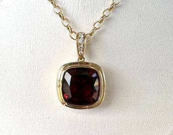 18k Yellow Gold Garnet and diamond Necklace