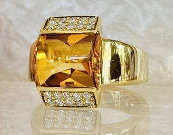 18k Cabochon Cut Citrine with Pave Diamonds