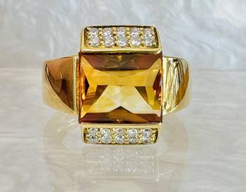18k Cabochon Cut Citrine with Pave Diamonds