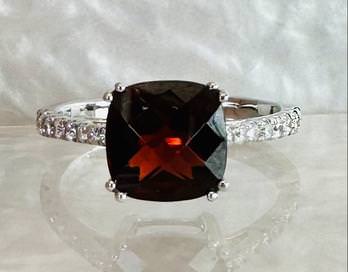14k Garnet and Diamond Ring